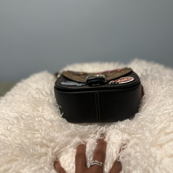 COACH | Kleo Shoulder Bag 17 Colorblock Signature Canvas With Disco Patches - Picture 9 of 10